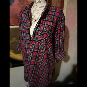 Victoria Secret midi size night shirt in great condition. Great condition